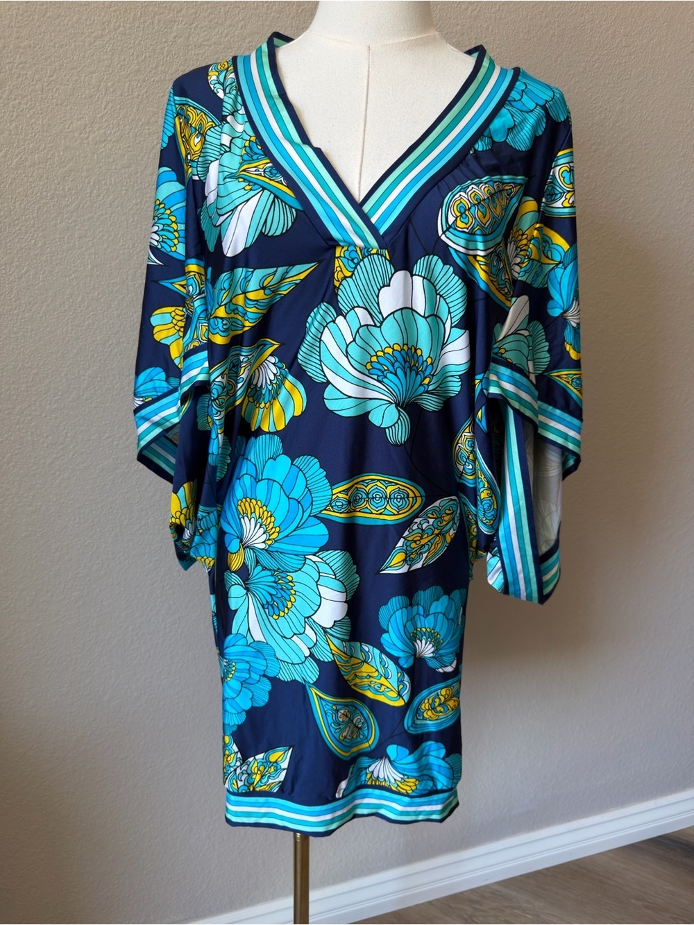 NWOT Trina Turk Navy Floral V-Neck Mini Dress Tunic Bikini Coverup , M